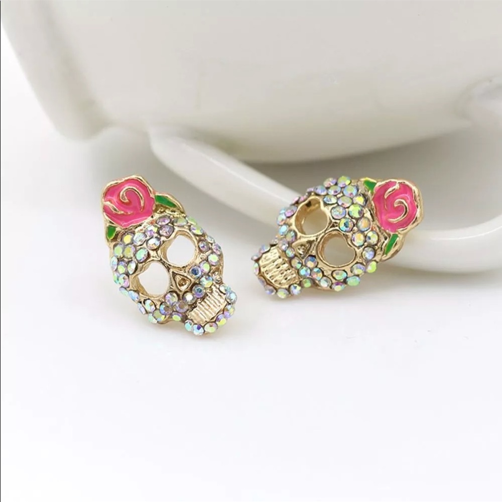 {SASHA} sparkle skull flower stud earrings - Picture 2 of 6